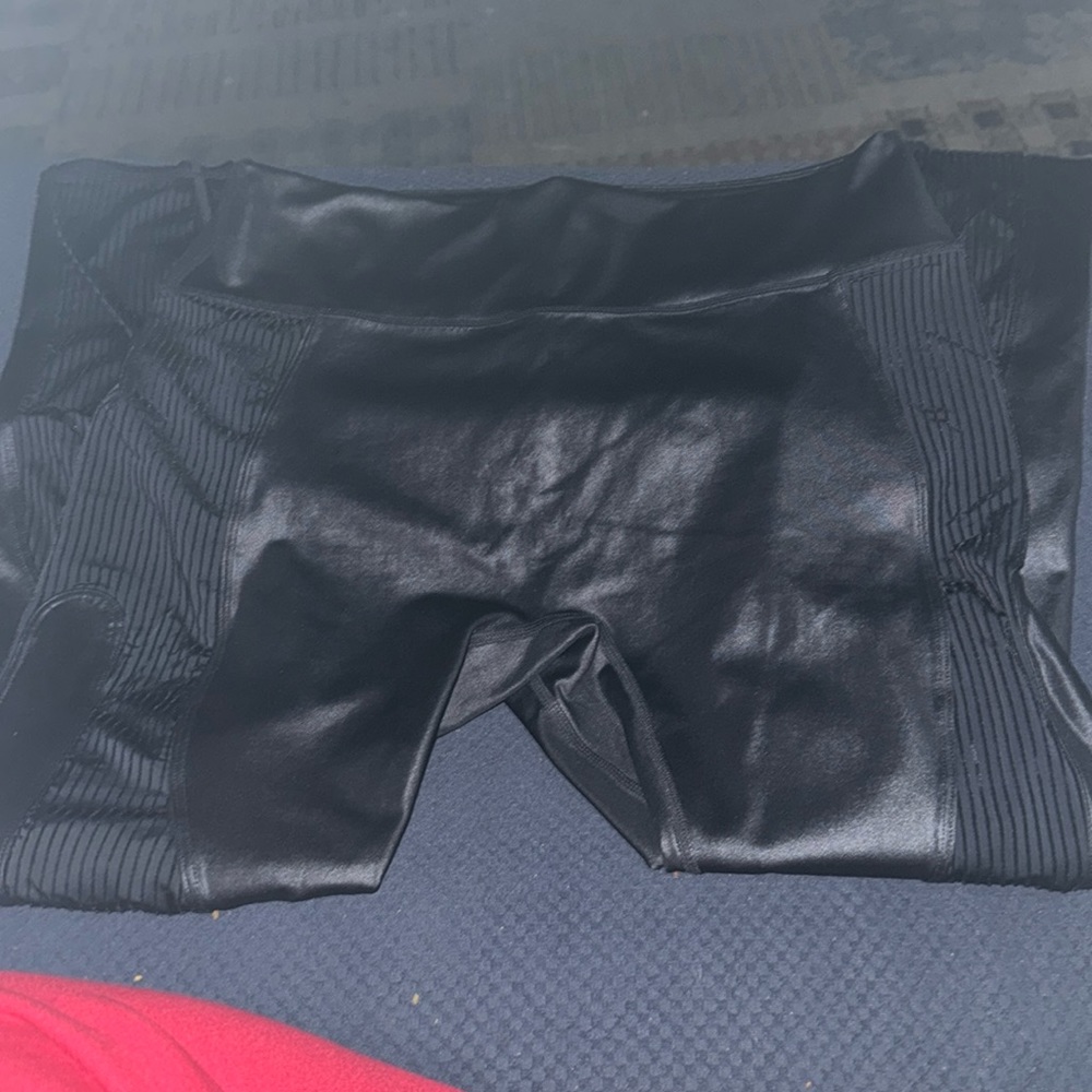 Black shine and rib legging